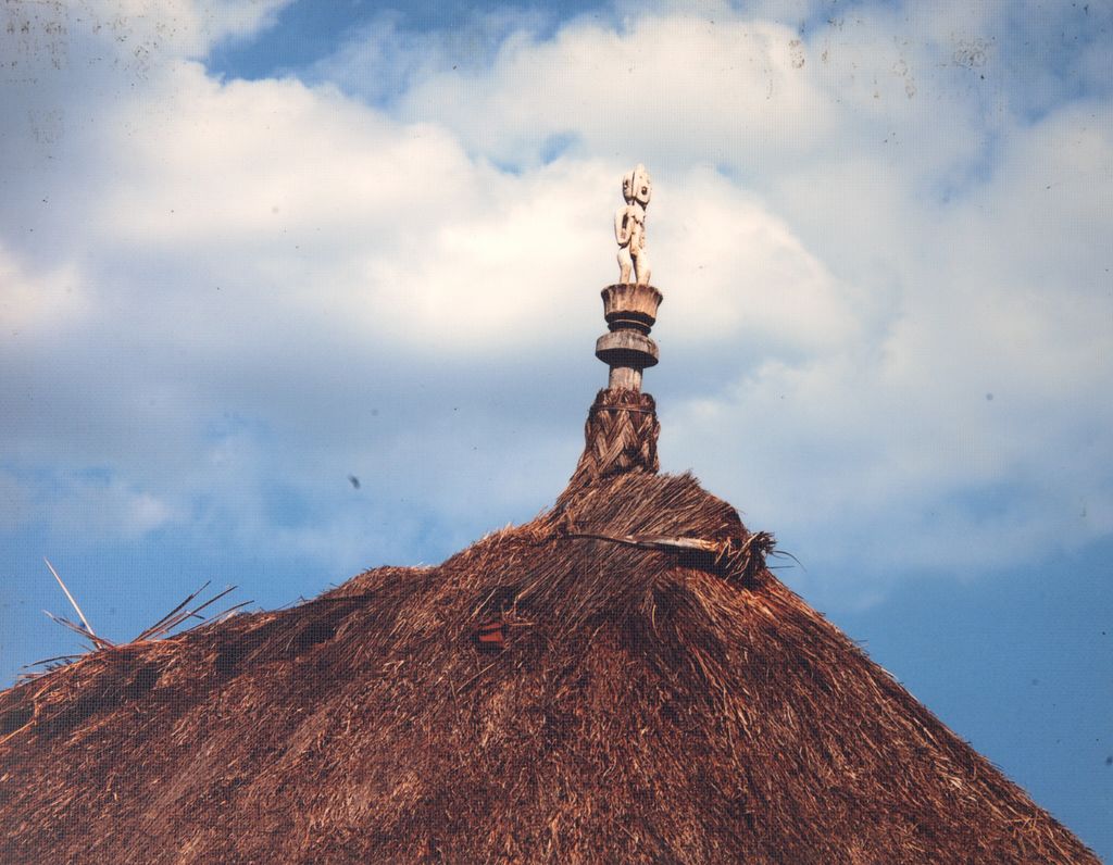 ຈອມຫຼັງ​ຄາ​ວັດ