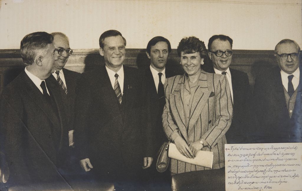 ສະຫາຍຮຶກົຟປະທ່ານສະພາລົດຖະມົນຕີຂອງ ສ ສ ສ ຊ ພົບປະສ້າງສັນກັບນາງ ເກຣສຊົນຜູ້ເປັນປະທານຝ່າຍຝຣັ່ງເສດຂອງຄະນະກຳມະການຖາວອນດ້ານການຄ້າ ແລະ ອຸດສາຫະກຳ