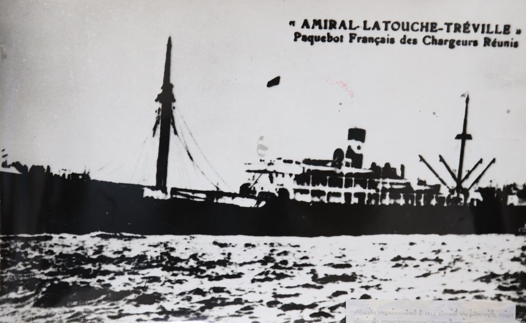 ກຳປັ່ນແມ່ທັບ ລາຕຸດເຊ້ເຕເລວິນເລີ ປີ 1911 ທີ່ຊາຍໜຸ່ມໄປຊອກຫາເສັ້ນທາງກູ້ຊາດ