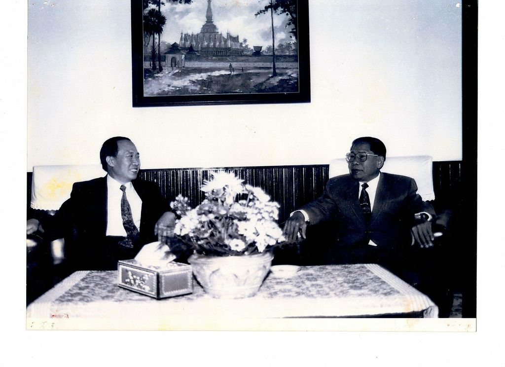 ທ່ານ ສະໝານ ວິຍາເກດ ຮັບຕ້ອນ ທ່ານນາງ ເກີລູຈີປາກປາກ ສະມາຄົມປະຊາຊົນຈີນ 29.1.1997