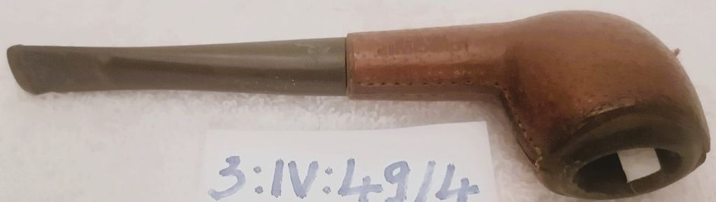 ກອກຢາສູບ ເຮັດດ້ວຍໄມ້ ຫຸ້ມດ້ວຍຫນັງສີຟານ