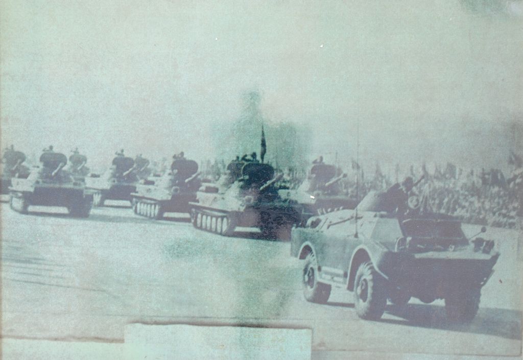 ກ້ອນ​ເຫຼົ່າ​ຮົບ​ທະ​ຫານ​ເກາະ