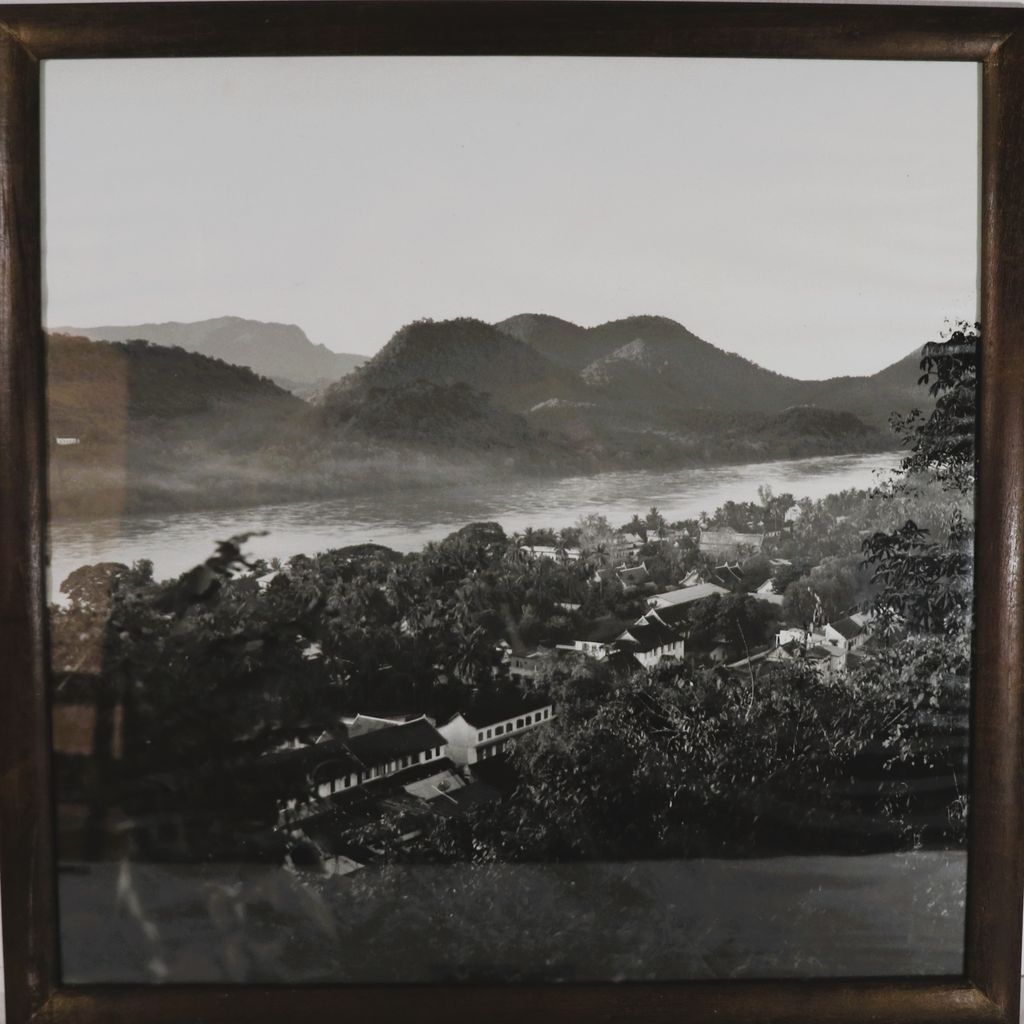 ຮູບພາບຂາວດຳ  ທິວທັດເມືອງຫຼວງພະບາງ