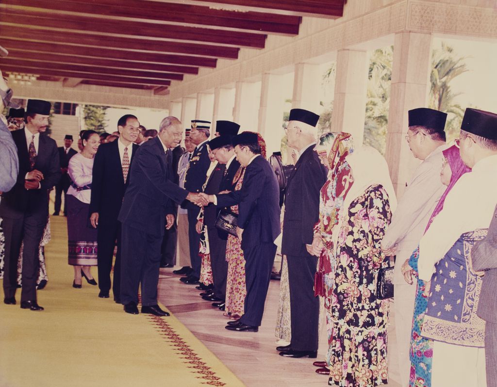 ທ່ານ ຄຳໄຕ ຢ້ຽມຢາມບູໄນ