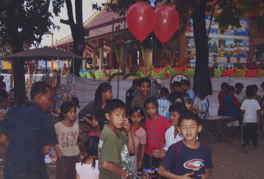 ຂົວ​ມິດ​ຕະ​ພາບ ຢູ່​ທ່າ​ແຂກ​ແຂວງ​ຄຳ​ມ່ວນ