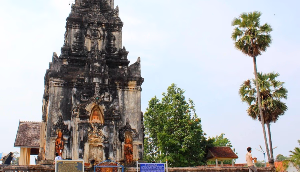 Phabath Phonesan Stupa